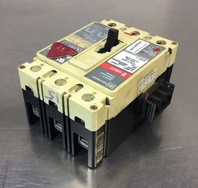 CUTLER HAMMER HMCP015E0CA04 /C CIRCUIT BREAKER 15A, 600VAC-250VDC 4E-2