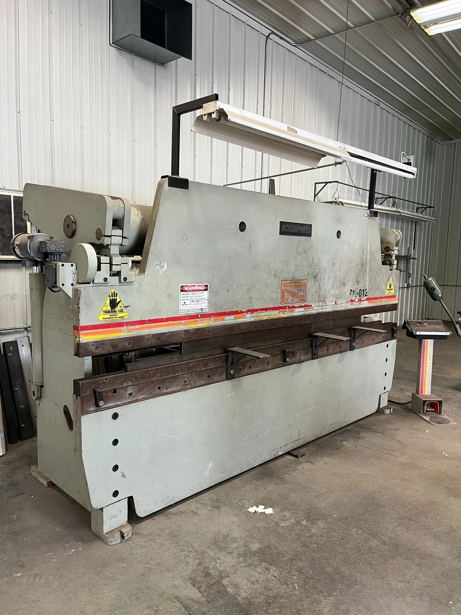 USED ACCURPRESS 710012