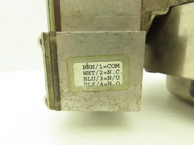 UFM Flow MH-NSF50GM-12-32V1 0-M3WR-PC4M-C-Z86 Flow Monitor 1-1/2"NPT B10481