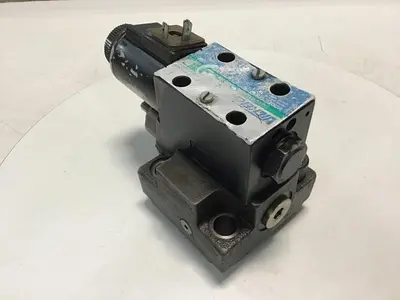 USED VICKERS DG4V-3S-2AL-M-U-HL7-60-EN490