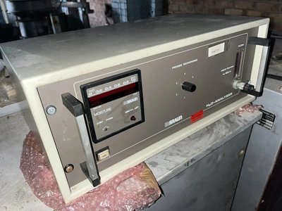 M Braun Glove Box System with Oxygen and H2O Analyzers Mb150b-G-1