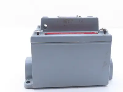 Allen Bradley 800T-XAP 1 Gang Explosion Proof Switch With Cover & Enclosure READ