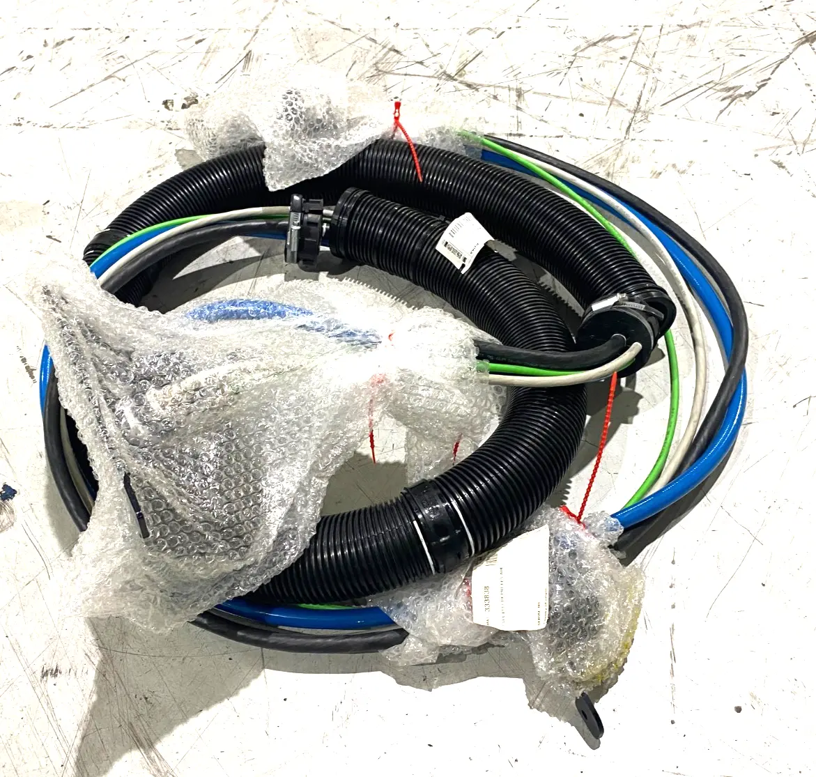 USED KUKA ROBOT HARNESS ENERGY SYSTEM ES13 133 CTR PNT EPS AIR