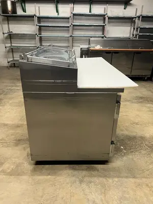 Used Beverage Air Used 67" Beverage Air DP67-CL Clear Lid Refrigerated Pizza Prep Table 120V Food Prep Tables Illinois US | Falcon Restaurant Supply #1373815