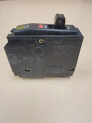 NEW SQUARE D QO130