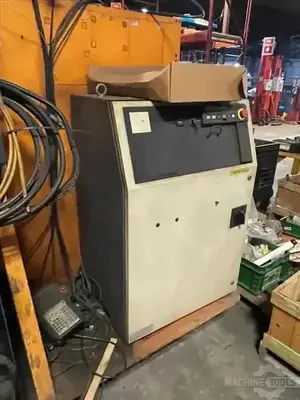 USED 2006 GENESIS VERSA RC3