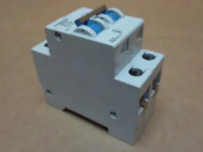 USED SCHRACK SD-82G 2A