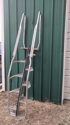 Used _UNKNOWN_ _UNKNOWN_ Ladders Minnesota US | A&I Equipment #1317554