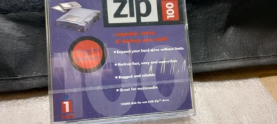 NEW Iomega iomega Zip 100 8-Pack 100MB Disks  Formatted fo MACTONISH