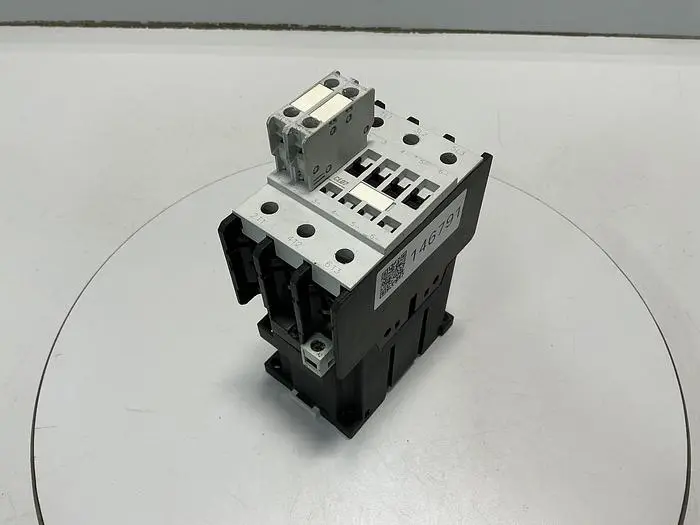 Used GENERAL ELECTRIC CL07E300M PLC Contactors Michigan US | Ideal Machinery #694974
