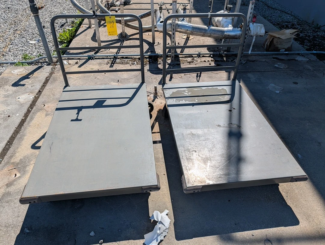 (2) Platform Carts