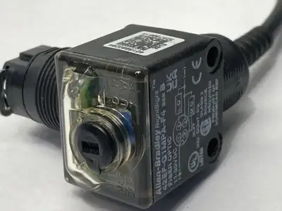 42EF-G1MPA-F4 | Allen Bradley  Ser. B RightSight Fiber Optic Photoelectric Sensor - Used