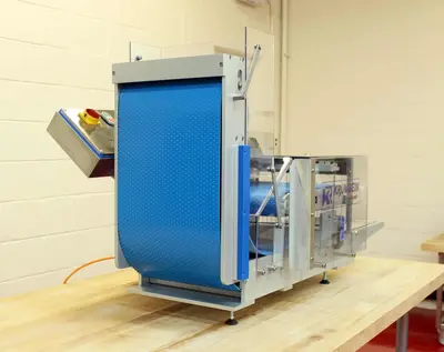 KRUMBEIN | HS300 Horizontal Tabletop Slicer | Cake Slabber