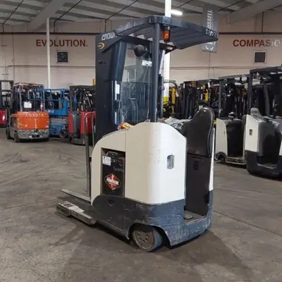 USED 2016 CROWN RR5725-45