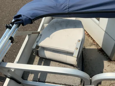 1998 Manitou Unknown 20' Pontoon Boat