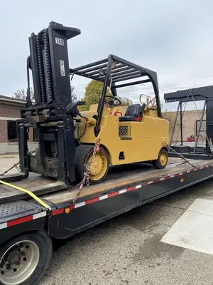30,000 LBS ROYAL MODEL #T300B LP GAS FORKLIFT & HYDRAULIC BOOM: STOCK #19586