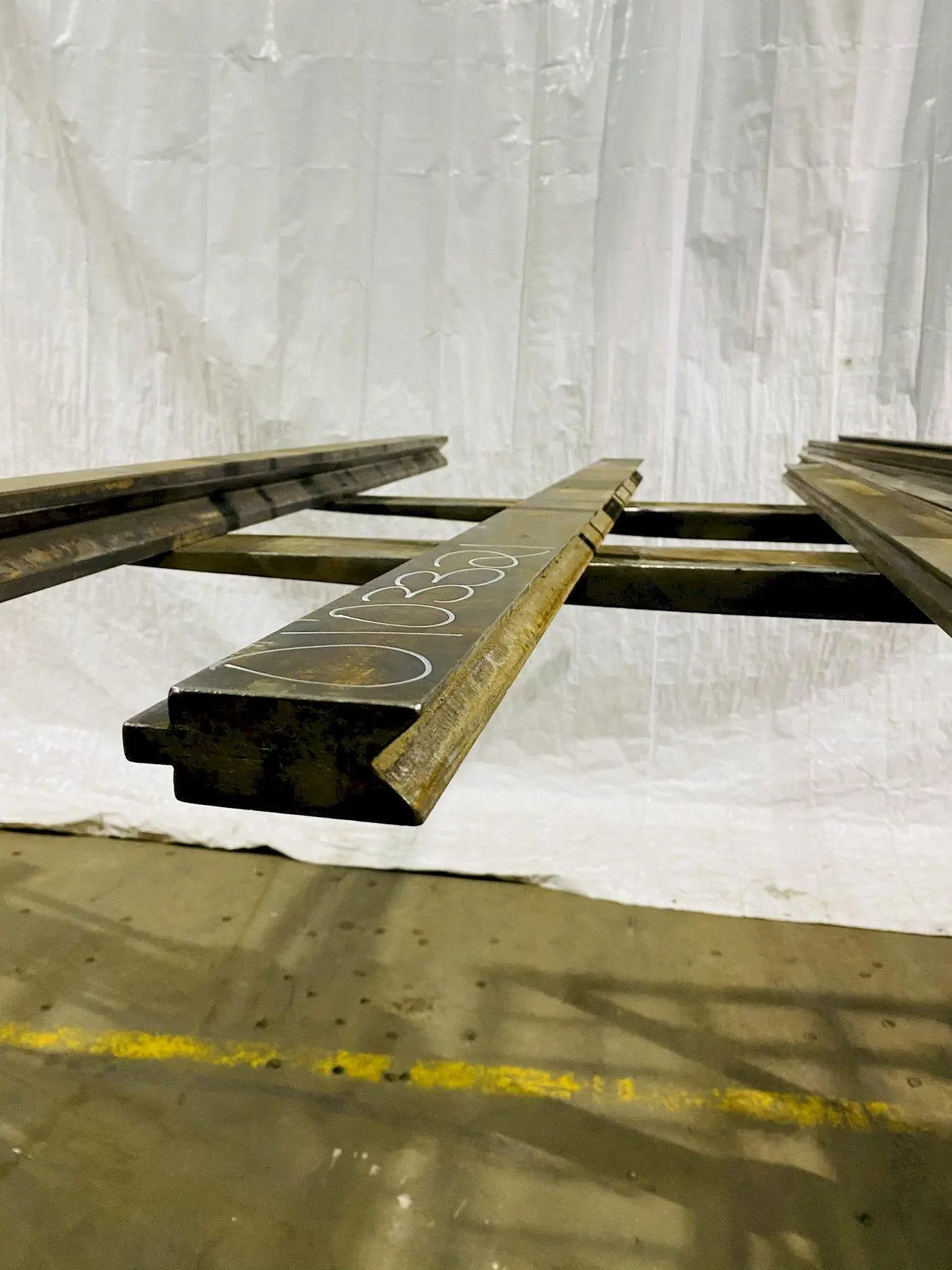 5'2"(62") PRESS BRAKE BOTTOM FEMALE 90 DEGREE V-DIE. STOCK # 0103321