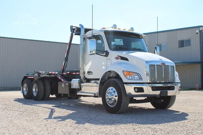 New | in-Stock 2027 PETERBILT 548 Hooklifts & Roll-Offs Texas US | Roll Off Truck World #1492004