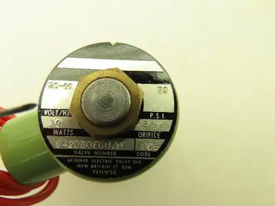 Honeywell Skinner V42DB0EC070 Solenoid Valve 2-Way NC 120V 70 PSI 1/4" NPT