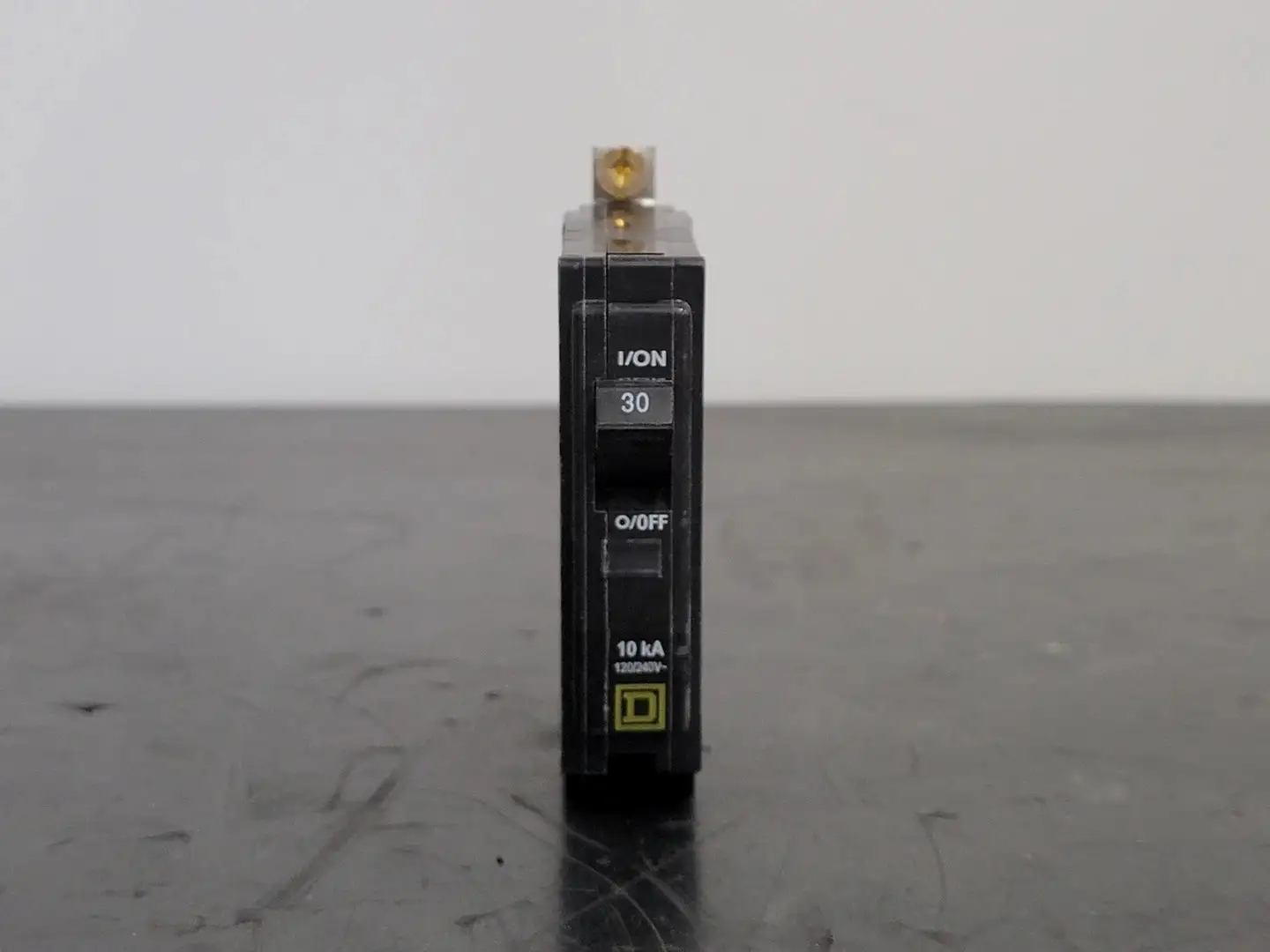 30 Amp, 1 Pole, 120/240 volts Circuit Breaker