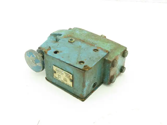Used SPERRY VICKERS _UNKNOWN_ Valves/Fittings | Arrow Industrial #623802