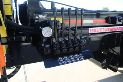 New | in-Stock 2026 INTERNATIONAL HX Conventional trucks Texas US | Roll Off Truck World #1539741