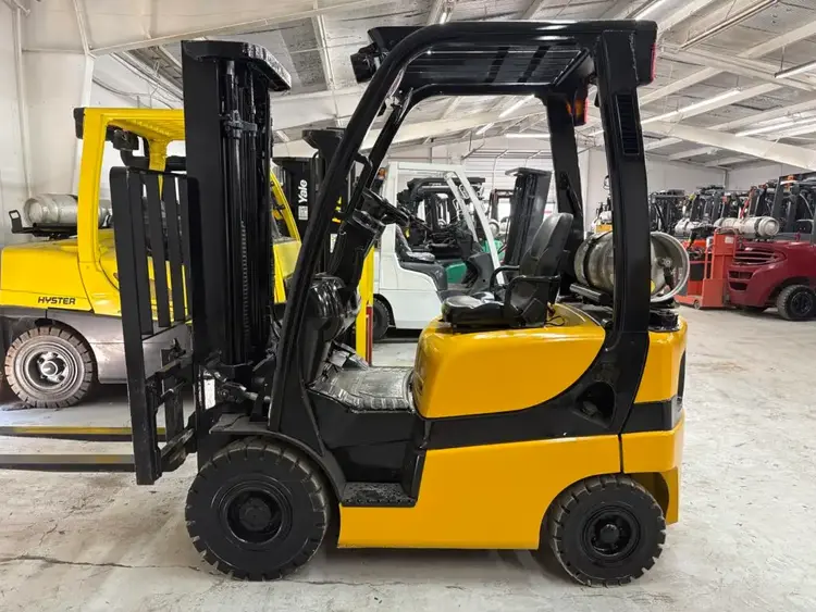 Used 2016 YALE GLP030VX Internal Combustion Forklifts: Pneumatic Tire Texas US | 4K Lift Co #1573786