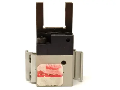 Used Compact Air Products Angular Gripper Parts (Hydraulics and Pneumatics) Michigan US | Maverick Industrial Sales #1468041