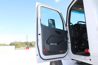 New | in-Stock 2027 PETERBILT 548 Rolloff Trucks Texas US | Roll Off Truck World #1492018