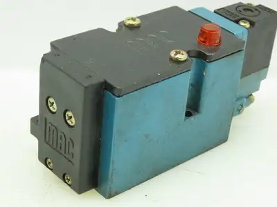 MAC 82A-AC-BKA-TM-DDA5-1DA Pneumatic Solenoid Control Valve 150PSI 24VDC Coil