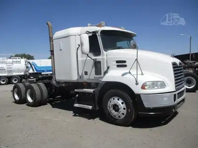 Used 2010 MACK PINNACLE CXU613 Conventional trucks Arizona US | Tuscon Trux & Equipment Sales #1546072