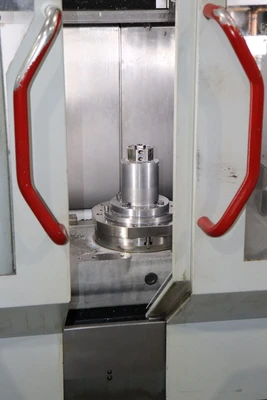 USED 2004 HERMLE C 600 U