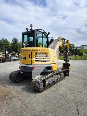 USED 2022 XCMG XE55U