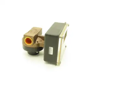 UFM WVS6GM-6-A3WR-PC5-4.5D Universal Flow Meter Type 4 Monitor 3/4" NPT 3 Wire