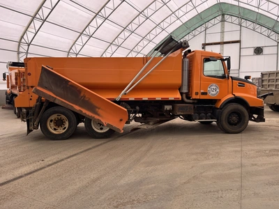 Used 2003 VOLVO VHD 6X4 Dump trucks Michigan US | Miedema Asset Management Group #1414287