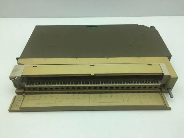 Siemens 6ES5 454-7LA11 Simatic S5 Digital Output 24VDC 2A
