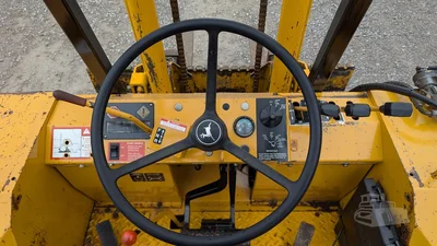 USED 1994 DEERE 482C