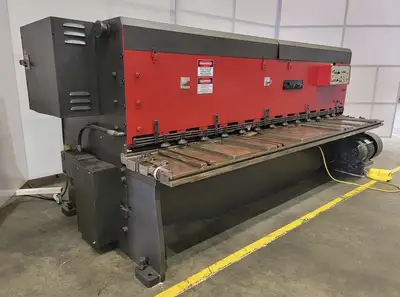 USED AMADA M-3060
