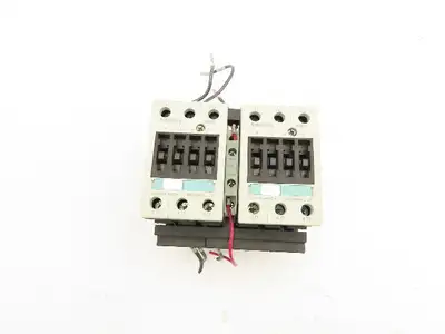 Siemens 3RA1334-8XB30-1AK6 Reversing Contactor 3-Pole 600V 3PH 120V Coil