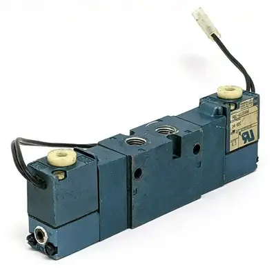 825C-PM-611BA-652 | MAC Valves  Double Solenoid Valve - Used