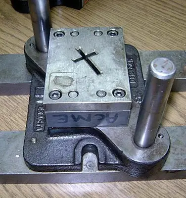 0658-390 Die Set to Make Large Religious Cross