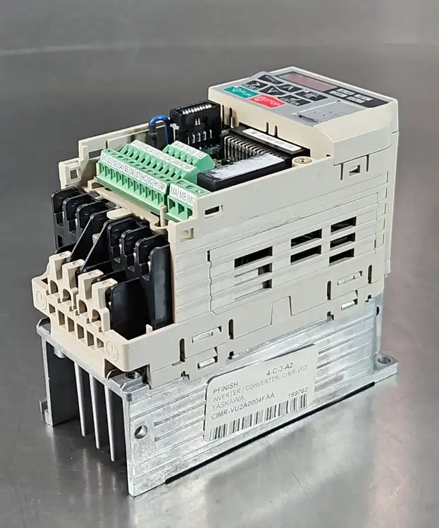Used Yaskawa Electric Yaskawa CIMR-VU-2A0004FAA Variable Speed Drives | Palmetto Automation #1153869