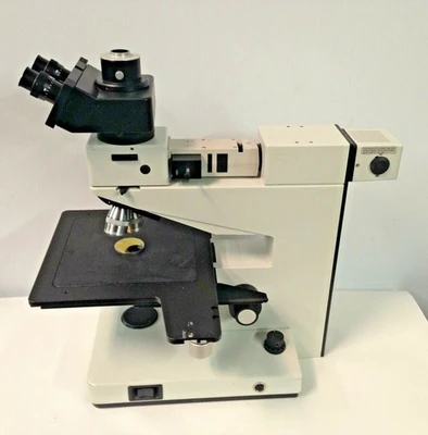 Leitz Ergolux Microscope Model 020-448.026 Trinocular Head 20x 50x Objectives