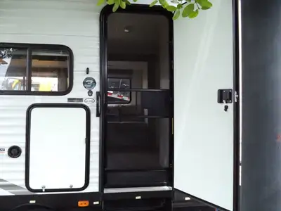 Used 2024 EDDIE BAUER _UNKNOWN_ Campers, Caravans, Motorhomes Florida US | TLC Truck & Equipment #1568894