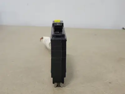 USED SQUARE D QO115