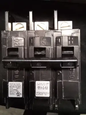 Used Siemens BQ3B040L Circuit Breakers US | Infinity wholesale & Supply LLC #1305704