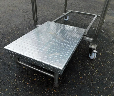 USED UNSCRAMBLING HOPPER 48" BOTTLE HOPPER