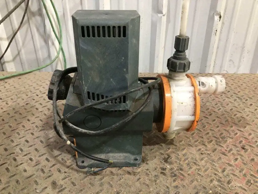 PROMINENT VAMB04120PVT410A000 0.13HP Dosing Pump 120/144LPH 230V 50.7PSI 1PH