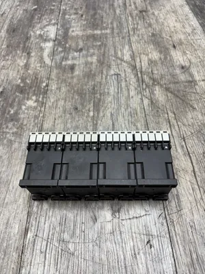 Siemens 3RH1131-2BB40 Electrical/PLC/Automation | ESS Industrial Equipment Sales (5)