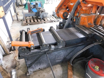 Used _UNKNOWN_ _UNKNOWN_ Horizontal Dual Column Band Saws Indiana US | Thompson Auctioneers #1322563